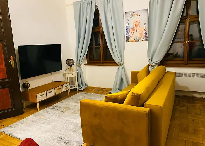 Plne Vybaveny Apartman U Velkeho Namesti 3, Wi-Fi, Netflix, Vana