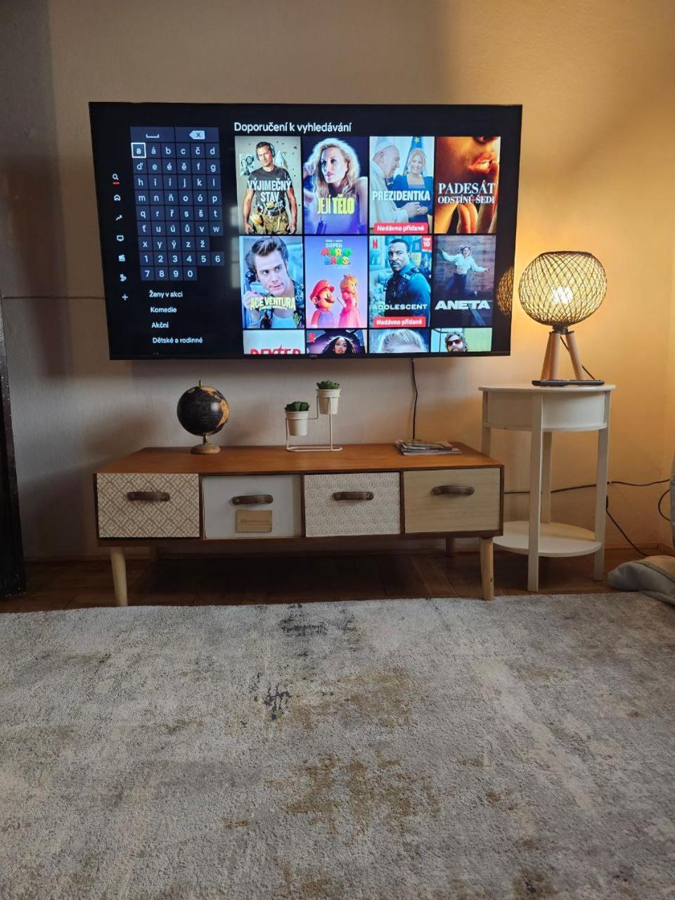 Apartment Plne Vybaveny U Velkeho Namesti 3, Wi-fi, Netflix, Vana