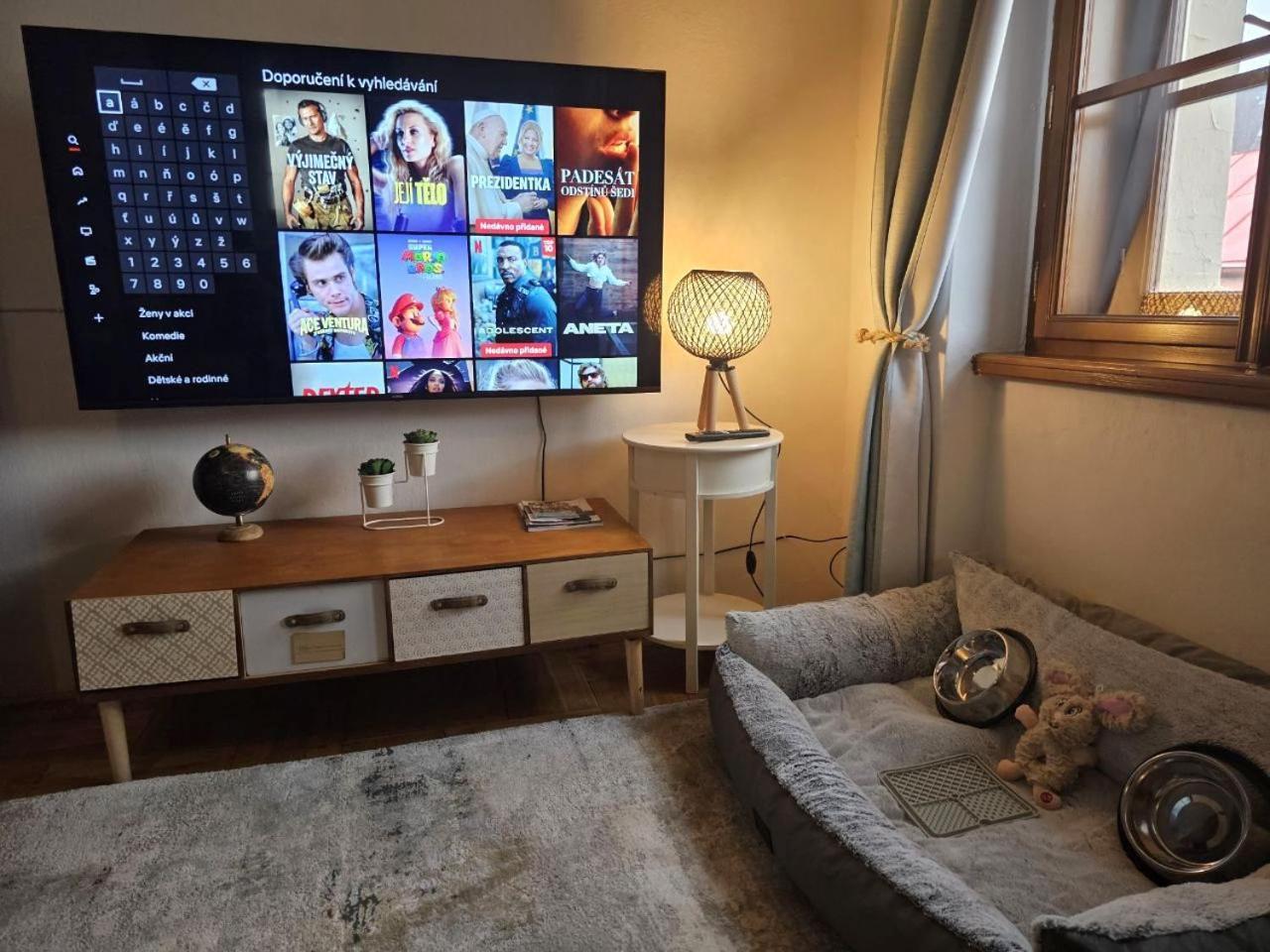 Plne Vybaveny U Velkeho Namesti 3, Wi-fi, Netflix, Vana Hradec Králové